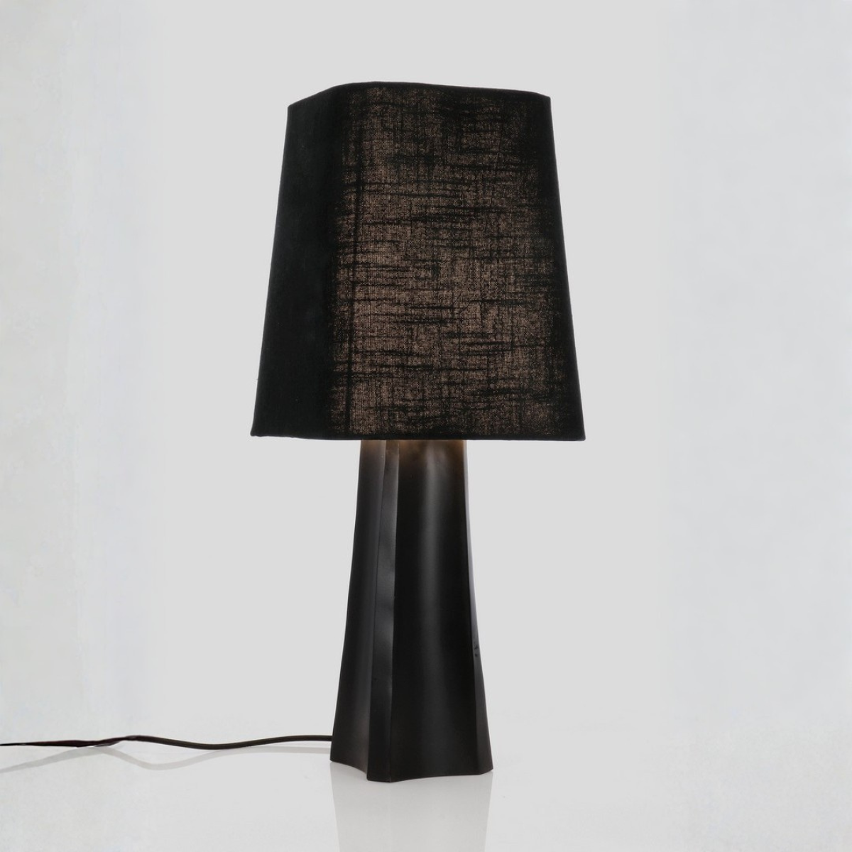 BT NURI Black modern Indoor table lamp
